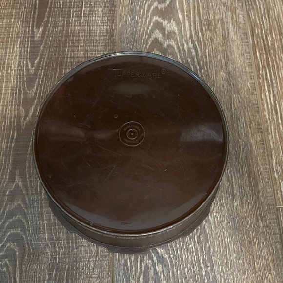 Vintage Tupperware Servalier Canister - Brown with White Lid - Picture 7 of 11